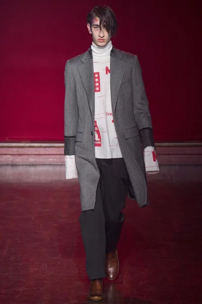 Look 13